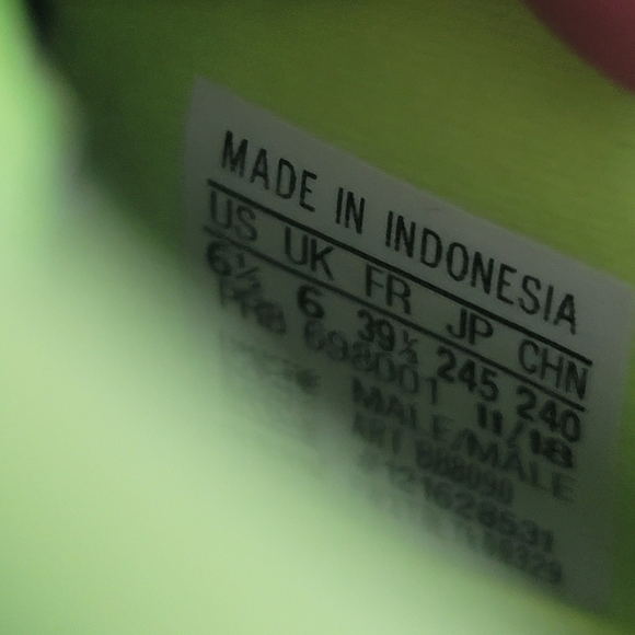 Addias Soccer Cleats - Picture 14 of 14